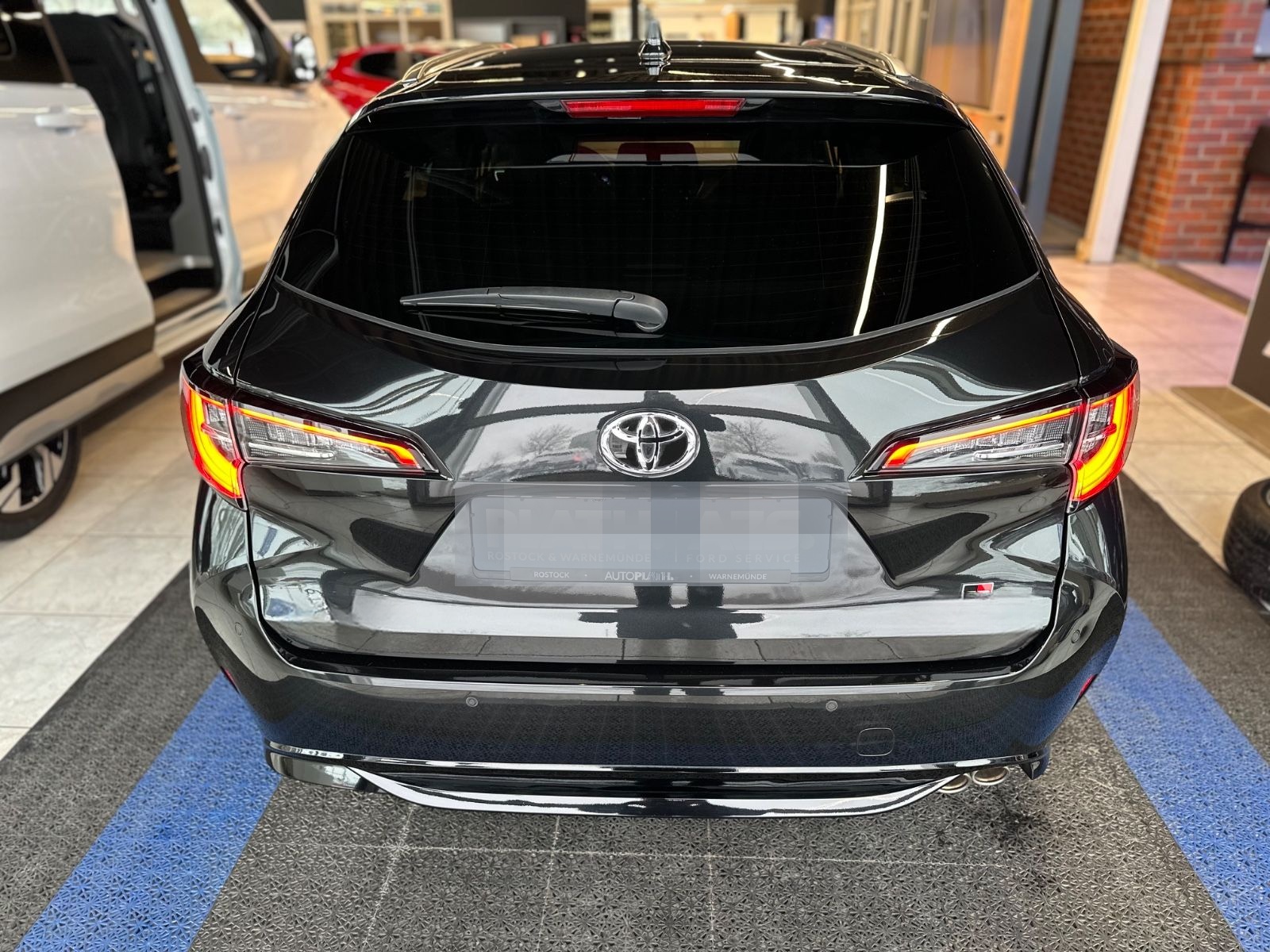Toyota Corolla Touring Sports GR Sport Black Edition foto 6