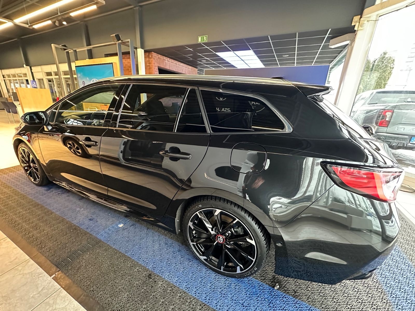 Toyota Corolla Touring Sports GR Sport Black Edition foto 8