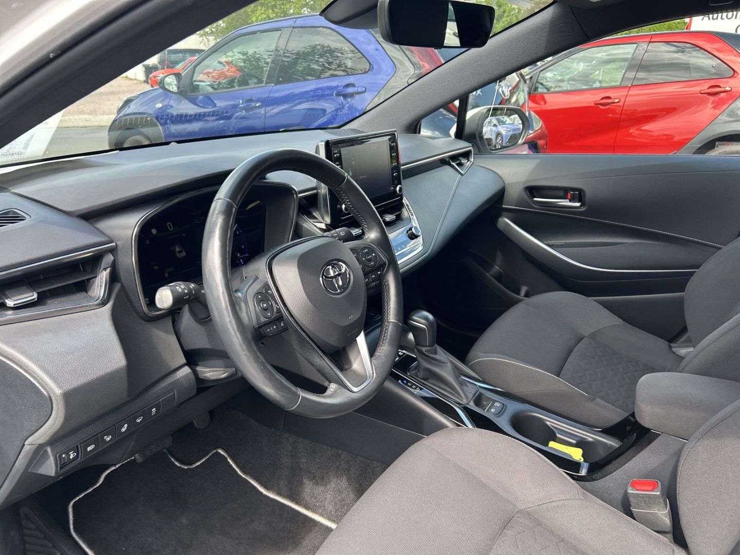 Toyota Corolla Hybrid 2.0 L Hyb. 5-Tg. Club LED ACC Meh foto 10