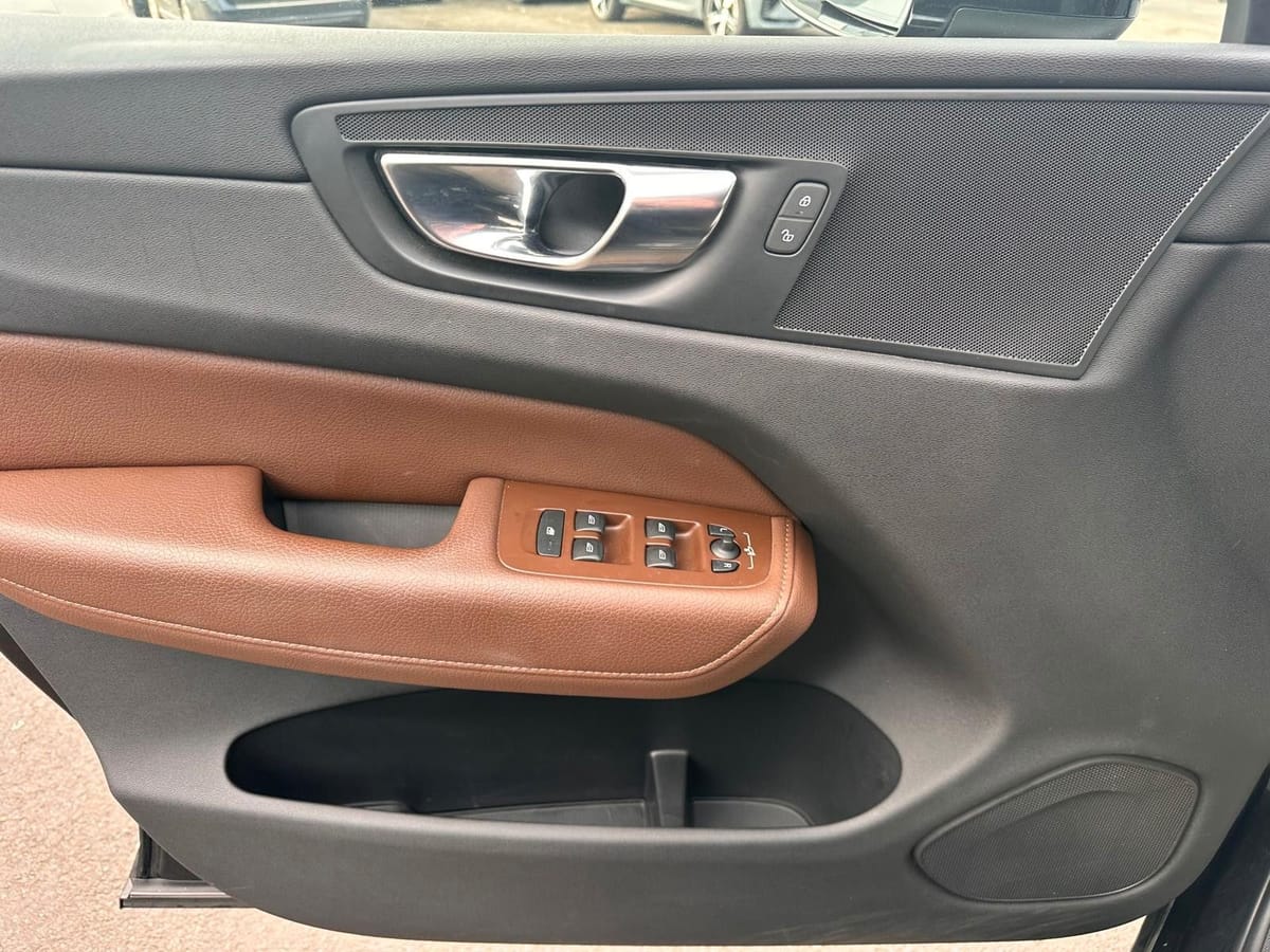 Volvo XC 60 B4 AWD Momentum Pro ACC BLIS Kamera Leder foto 12