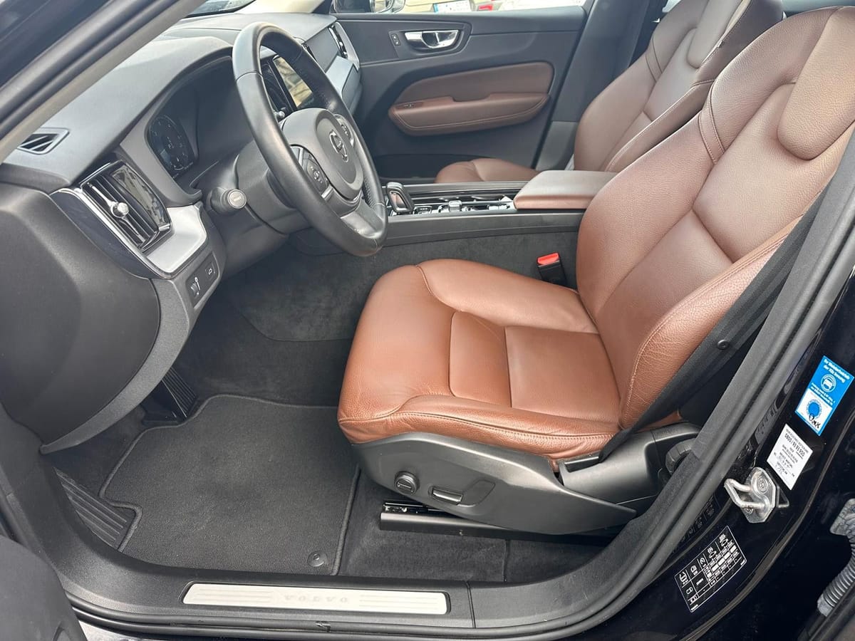 Volvo XC 60 B4 AWD Momentum Pro ACC BLIS Kamera Leder foto 13