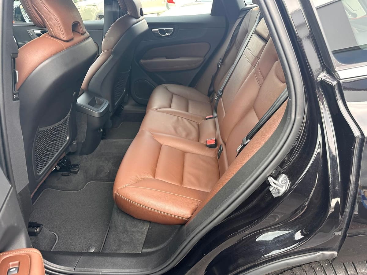 Volvo XC 60 B4 AWD Momentum Pro ACC BLIS Kamera Leder foto 14