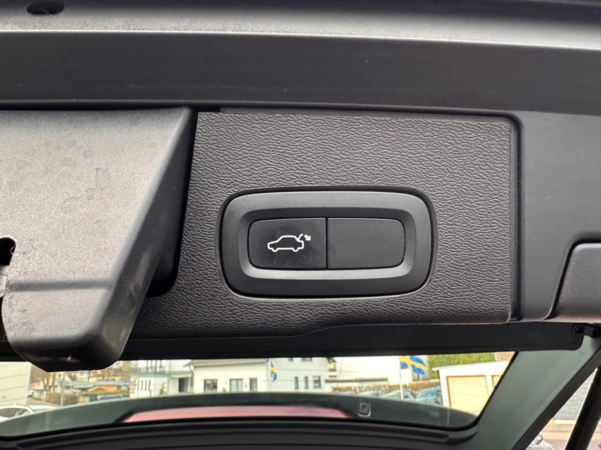 Volvo XC 60 B4 AWD Momentum Pro ACC BLIS Kamera Leder foto 9