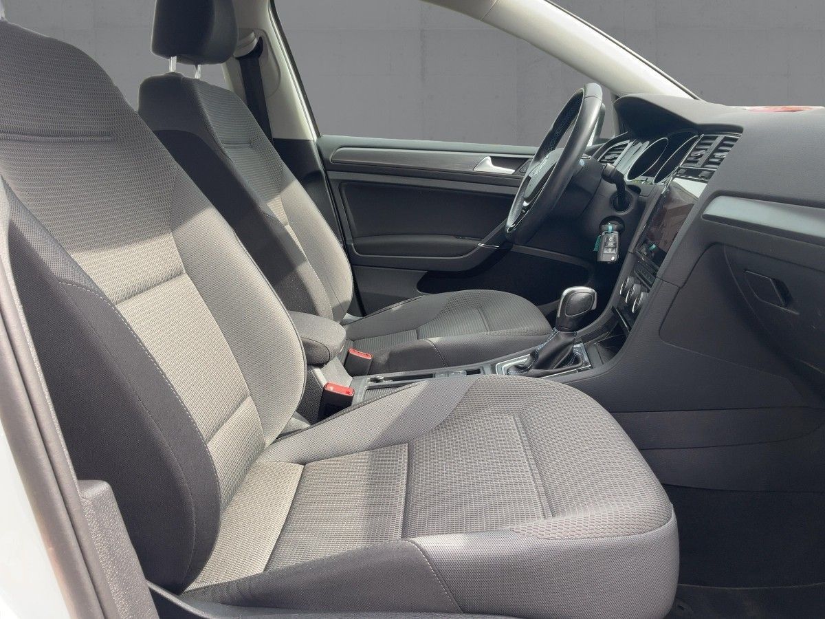Volkswagen Golf VII e-Golf LED+NAV+APP+2xPDC+MFA+MFL+LM16" foto 12