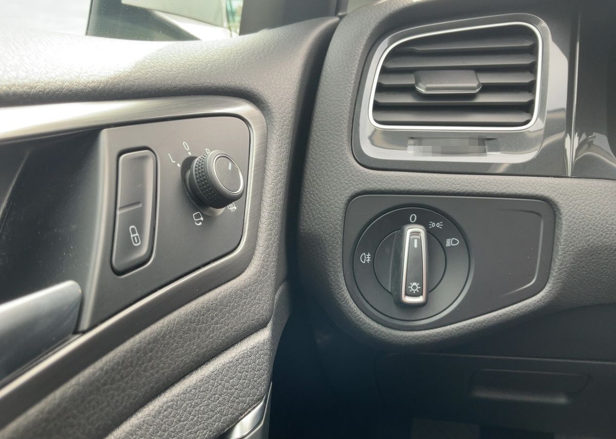 Volkswagen Golf VII e-Golf LED+NAV+APP+2xPDC+MFA+MFL+LM16" foto 19