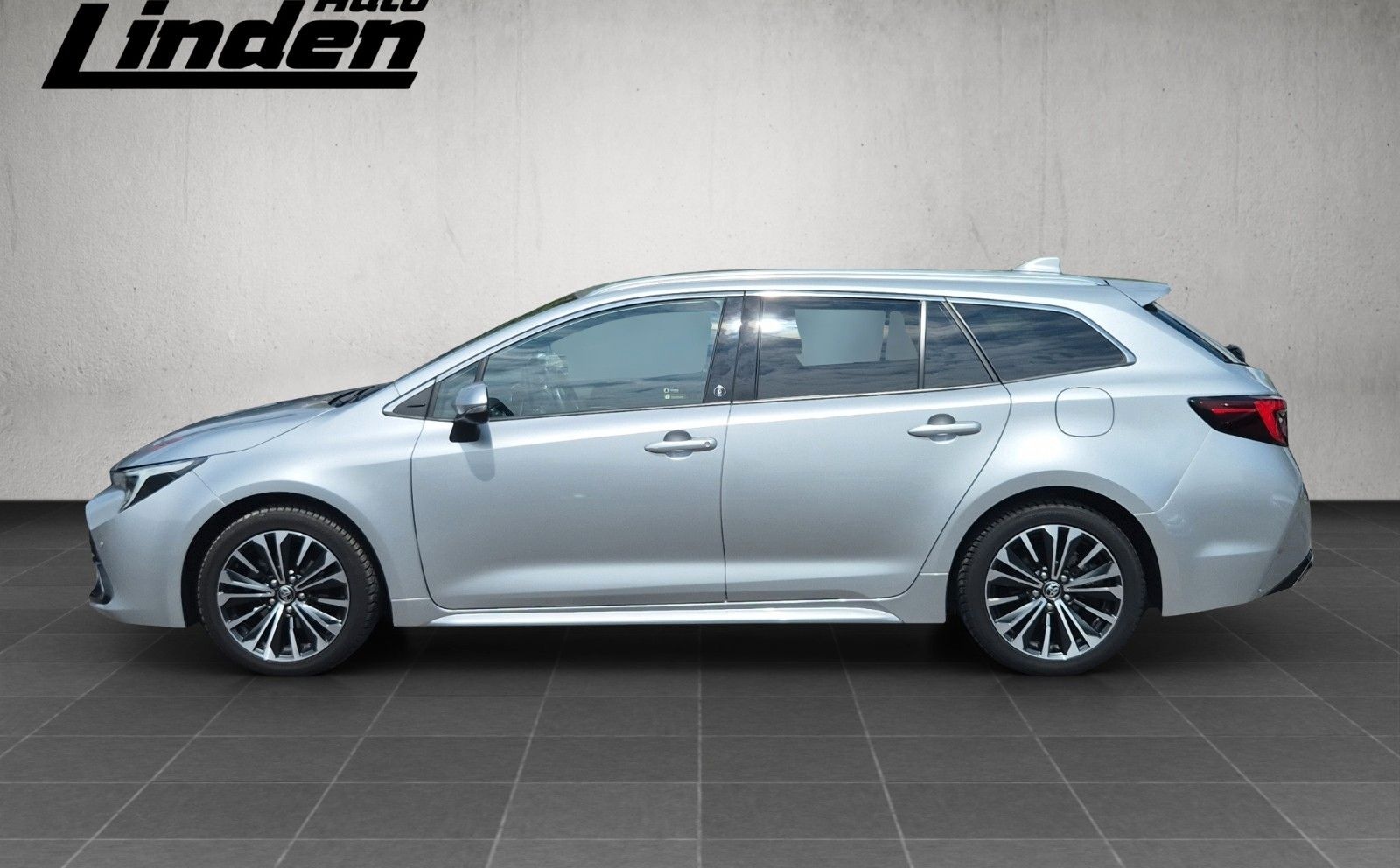 Toyota Corolla TS Hybrid Team D Navi Carplay PDC LED foto 2