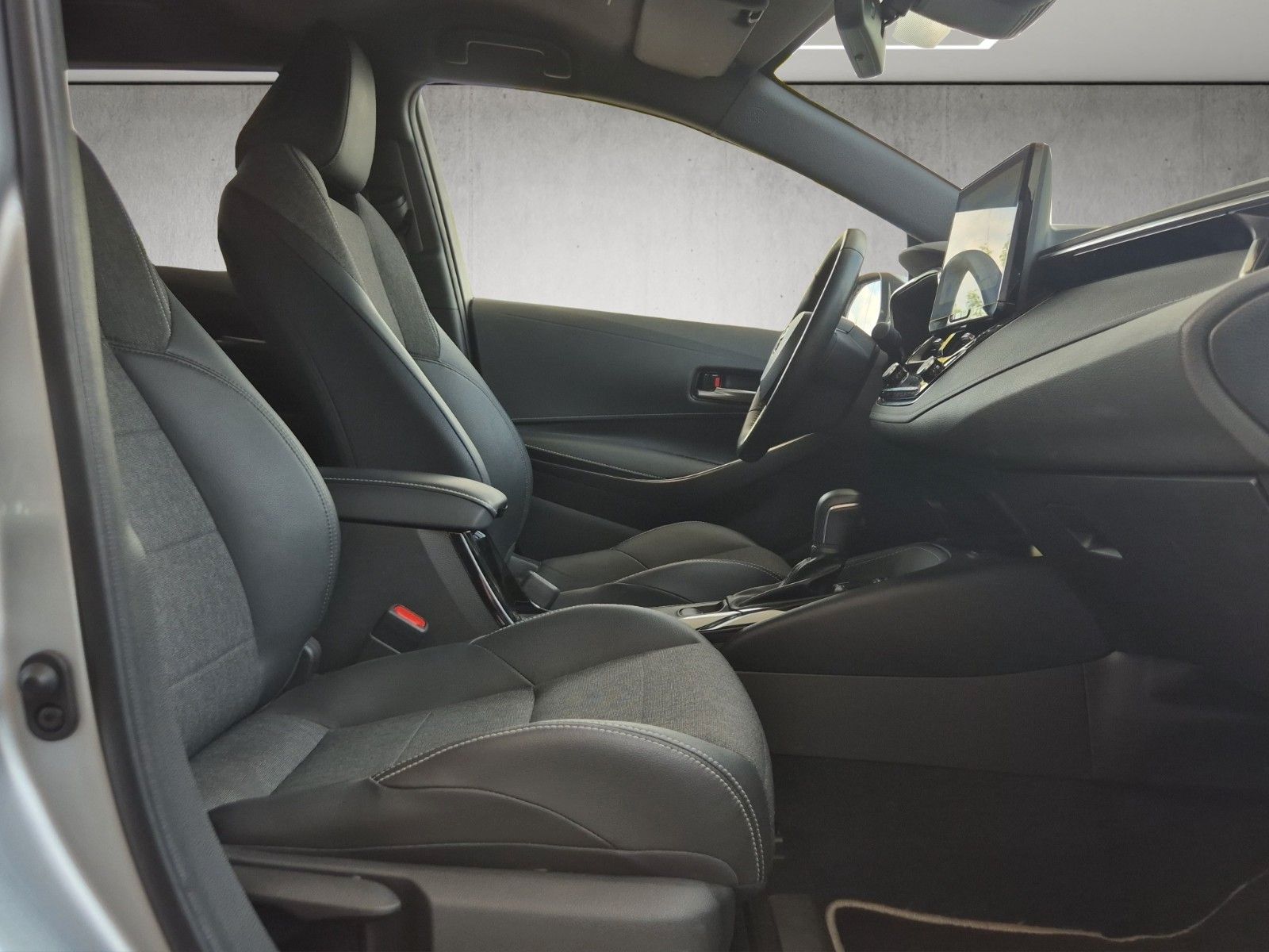 Toyota Corolla TS Hybrid Team D Navi Carplay PDC LED foto 16