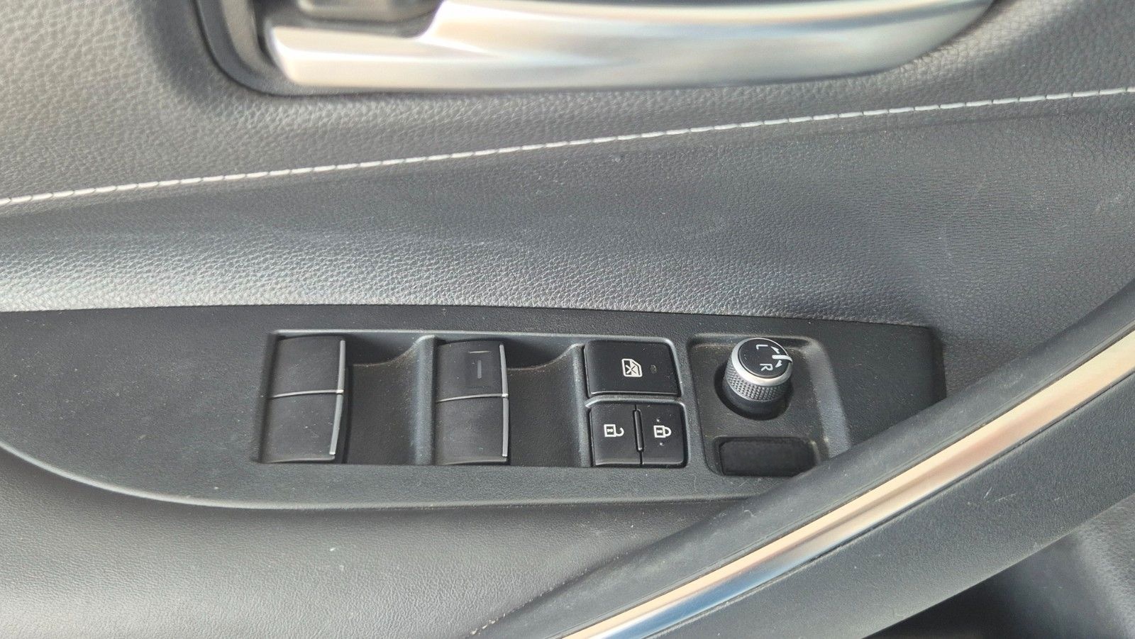 Toyota Corolla TS Hybrid Team D Navi Carplay PDC LED foto 20