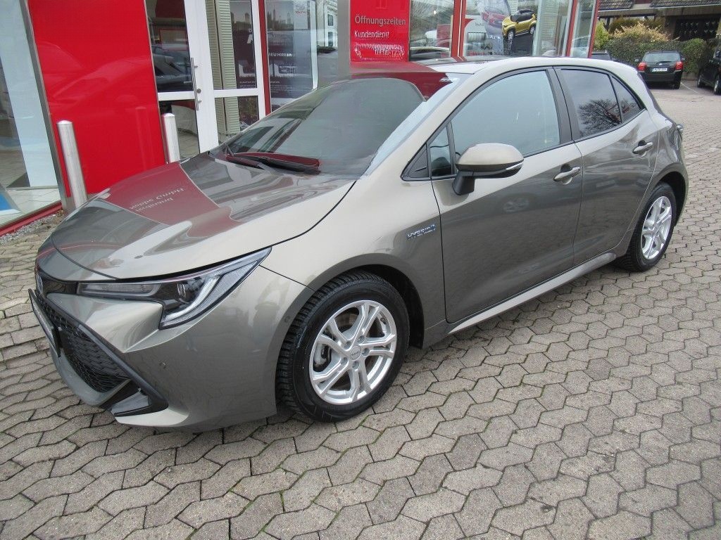 Toyota Corolla 1.8 Hybrid Club foto 2