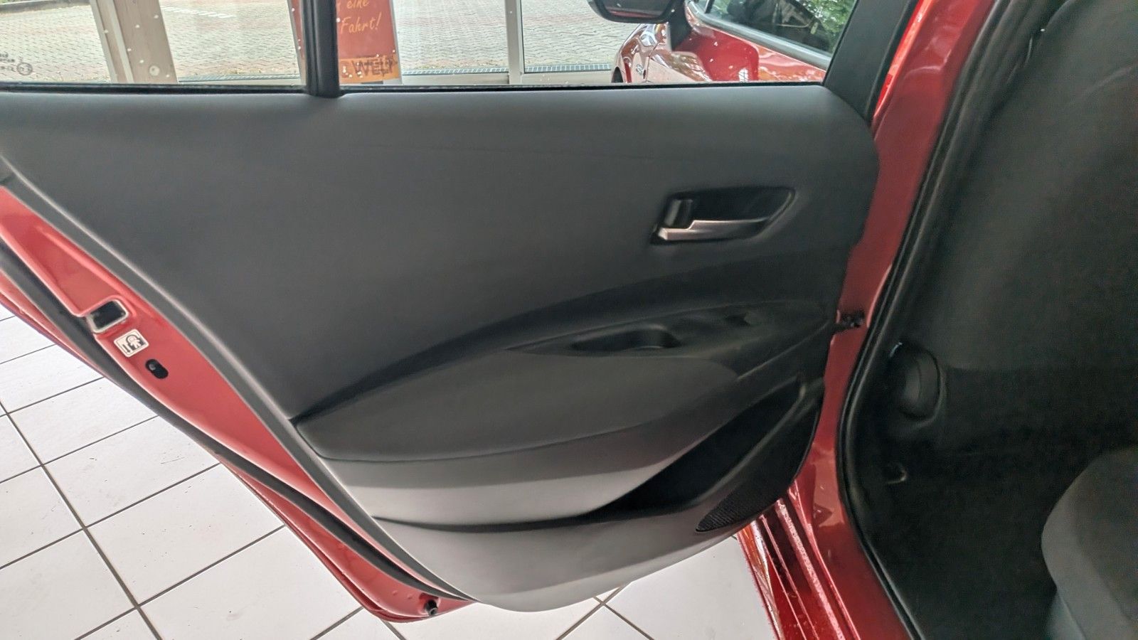 Toyota Corolla Touring Sports Hybrid Team D foto 9