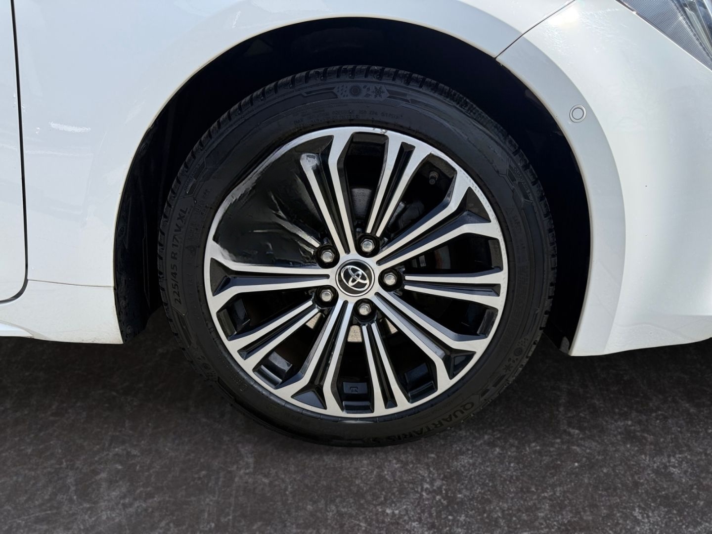 Toyota Corolla 1.8 Hybrid Club *LED*SHZ*Cam*SmartKey*PD foto 19