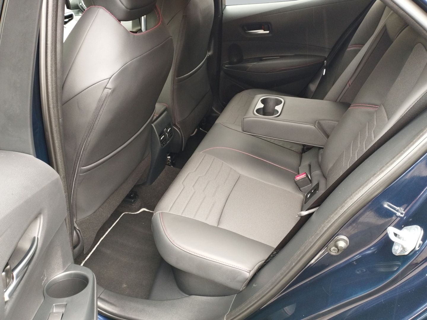 Toyota Corolla Hybrid Lounge 5-TÜRER, 2,0+JBL-Sound+HUD foto 20