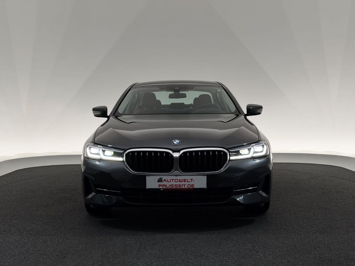 BMW 530d Lim. Mild-Hybrid LASER HUD-HiFi-R.KAM-MEMO foto 2