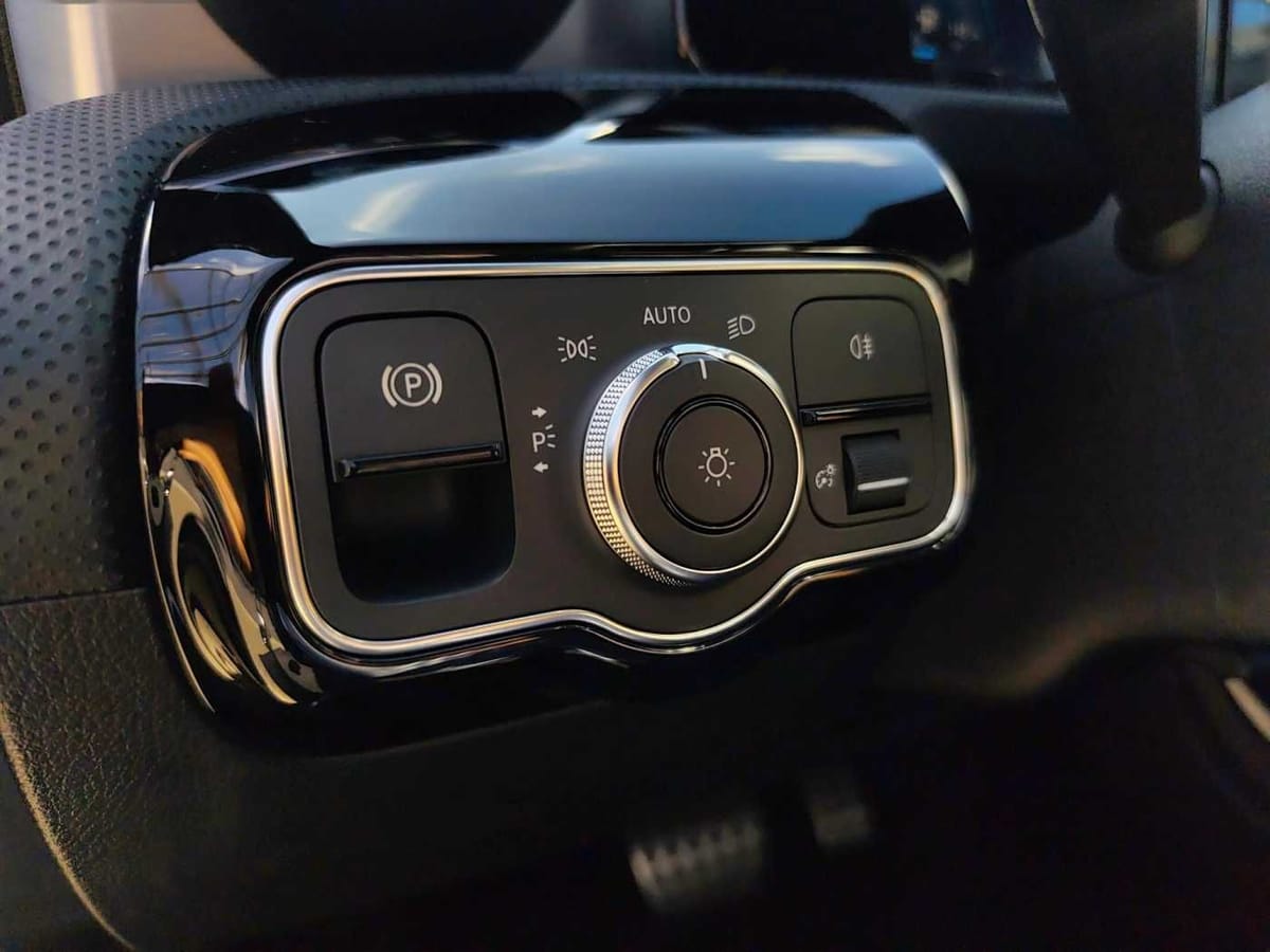 Mercedes-Benz A 200 AMG-Line Night-Paket+LED+LM foto 13