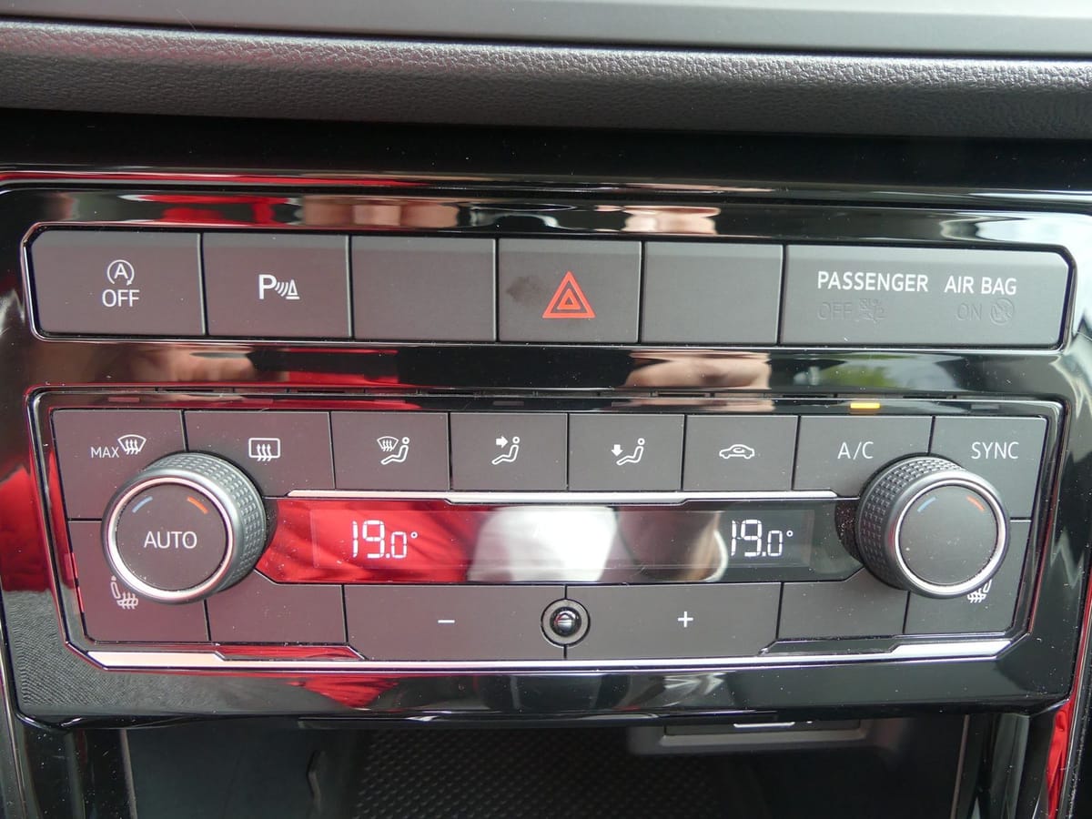 Volkswagen T-Cross 1.0 R-Line LED Navi Virtual Cockpit PDC foto 18
