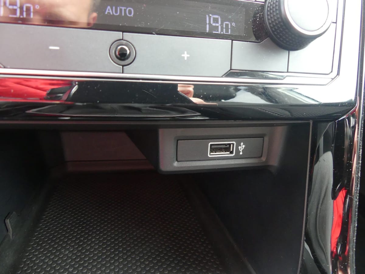 Volkswagen T-Cross 1.0 R-Line LED Navi Virtual Cockpit PDC foto 19