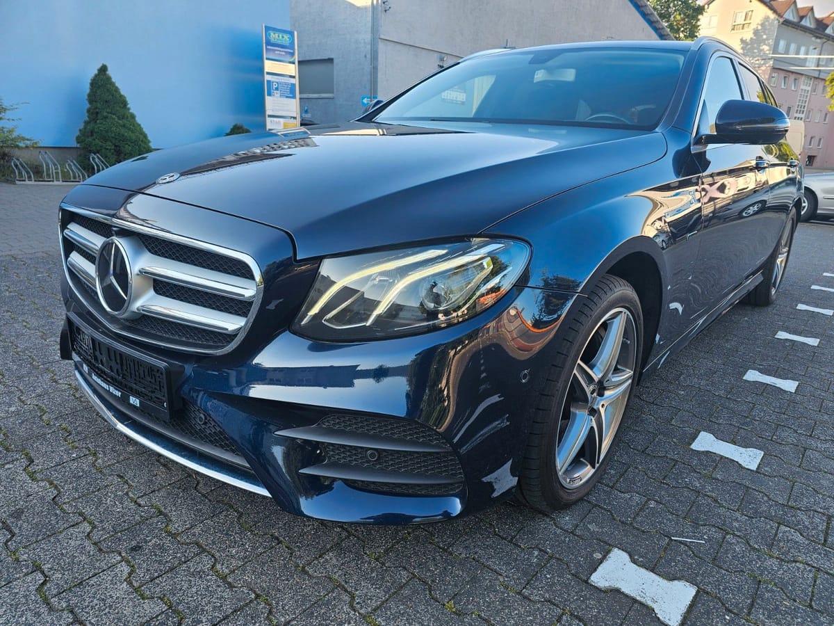Mercedes-Benz E 300 de AMG Line Kamera Burmester