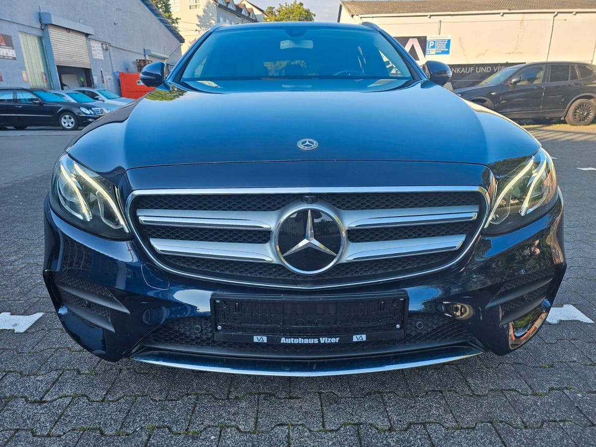 Mercedes-Benz E 300 de AMG Line Kamera Burmester foto 2