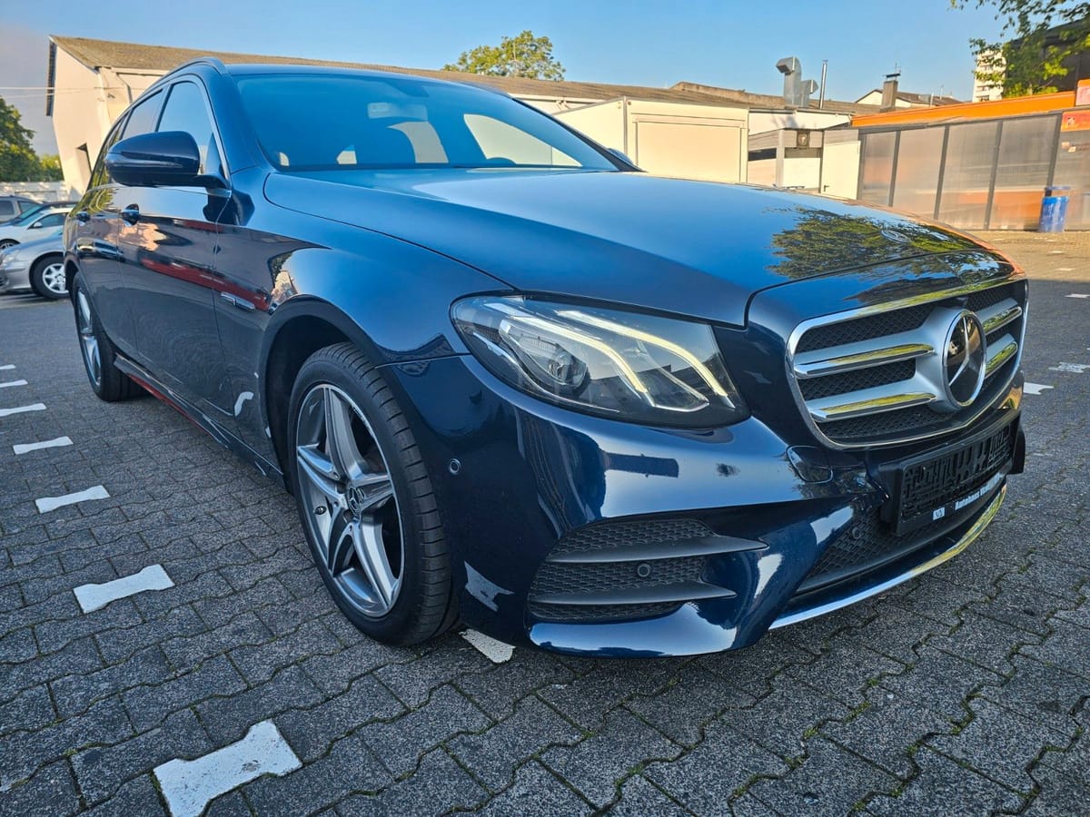 Mercedes-Benz E 300 de AMG Line Kamera Burmester foto 3
