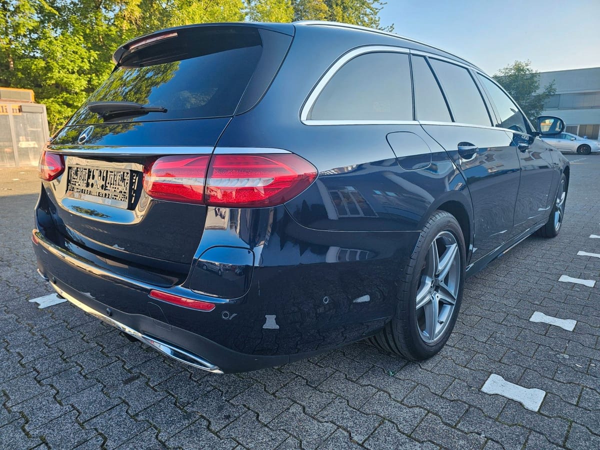 Mercedes-Benz E 300 de AMG Line Kamera Burmester foto 5