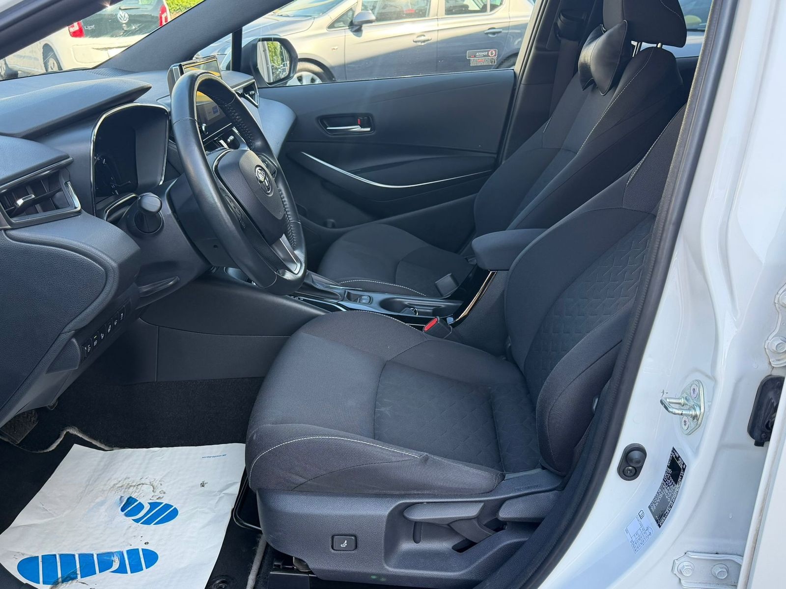Toyota Corolla HybridTeamD/RelaxGarantie/WenigKm/TüvNeu foto 6