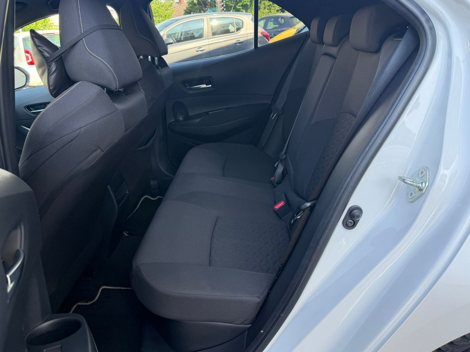 Toyota Corolla HybridTeamD/RelaxGarantie/WenigKm/TüvNeu foto 7