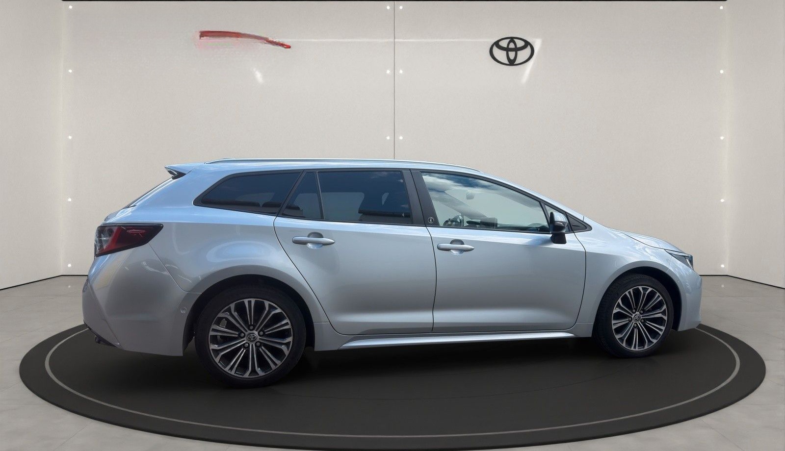 Toyota Corolla Touring Sports Hybrid Team D foto 2