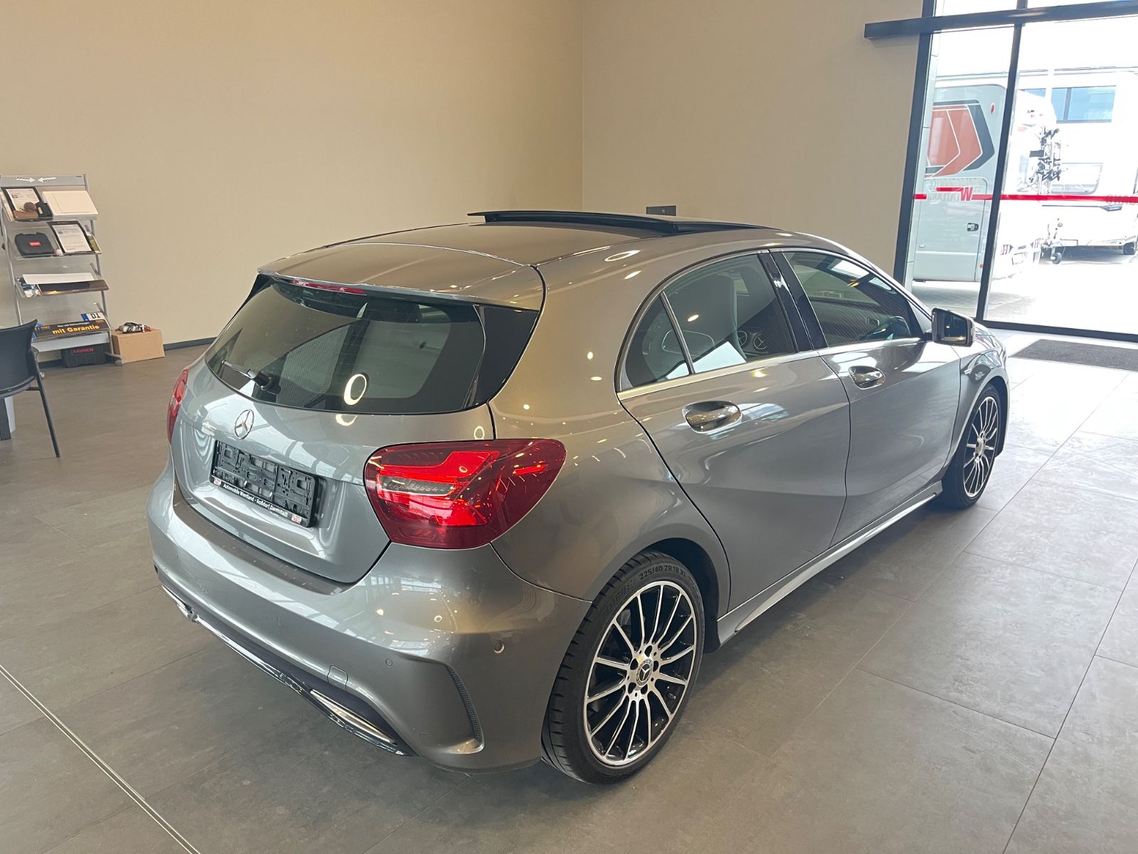 Mercedes-Benz A 220 AMG-Line Edition - Pano - LED foto 5