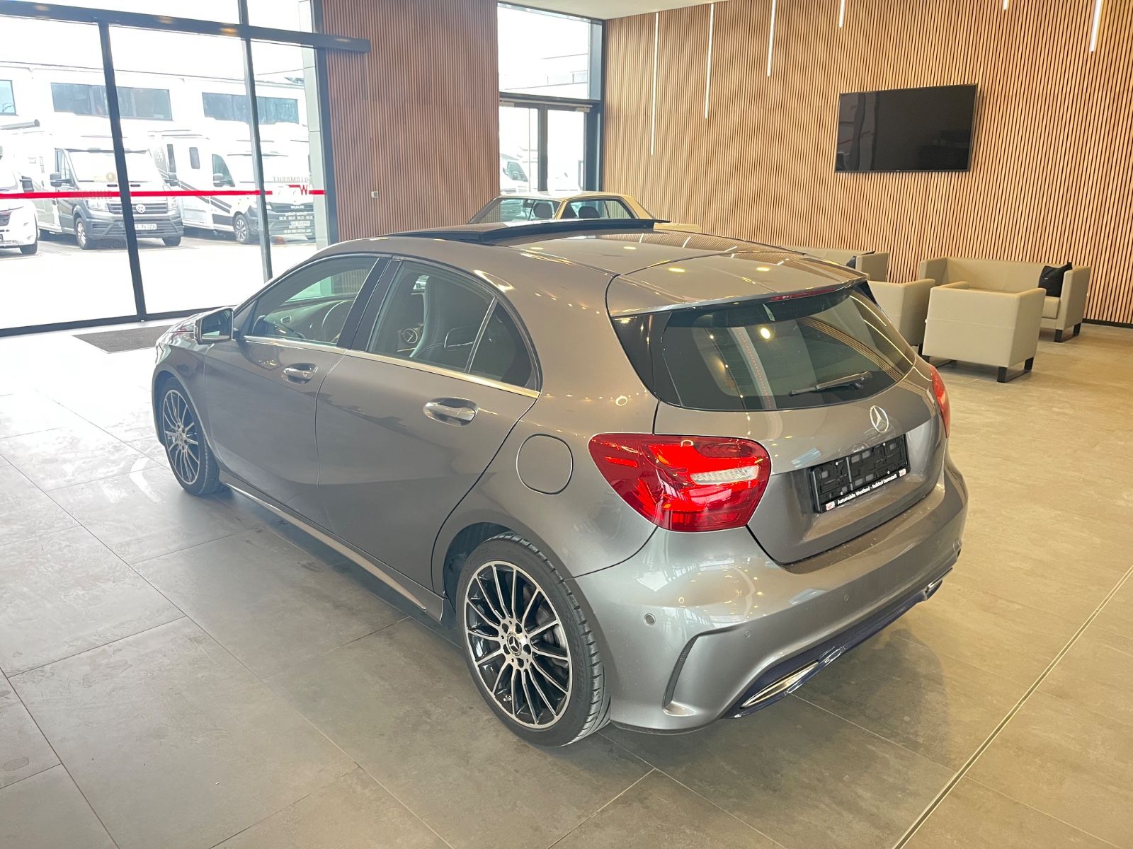 Mercedes-Benz A 220 AMG-Line Edition - Pano - LED foto 7