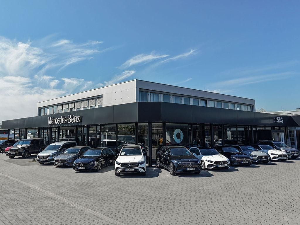 Mercedes-Benz GLA 180 AMG Edition DISTRO TOTWINKEL 360° LED 19 foto 13