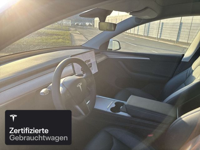 Tesla Model Y Rear-Wheel Drive foto 11