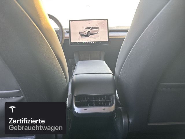 Tesla Model Y Rear-Wheel Drive foto 13