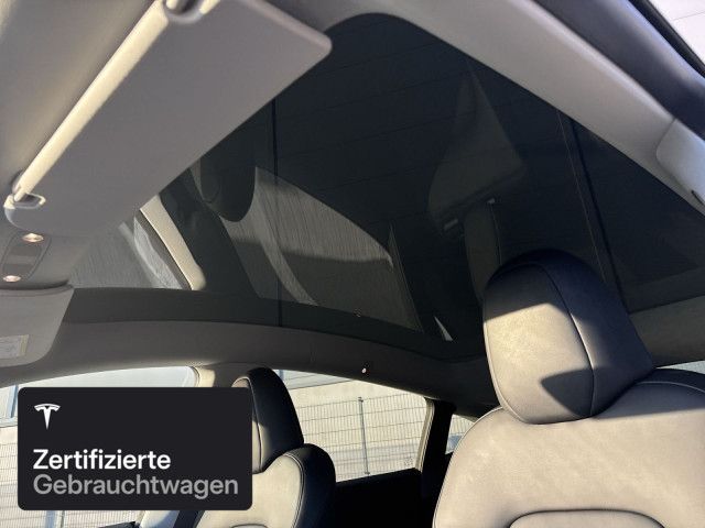 Tesla Model Y Rear-Wheel Drive foto 18