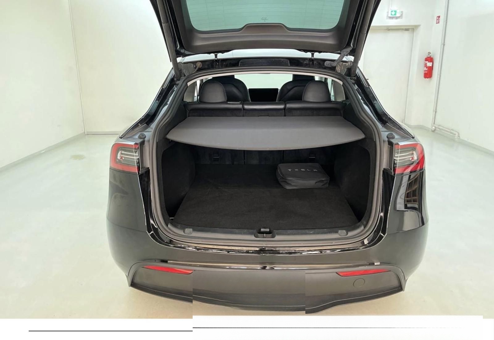 Tesla Model Y Long Range Dual AWD 360 Kam Autopilot 3 foto 11