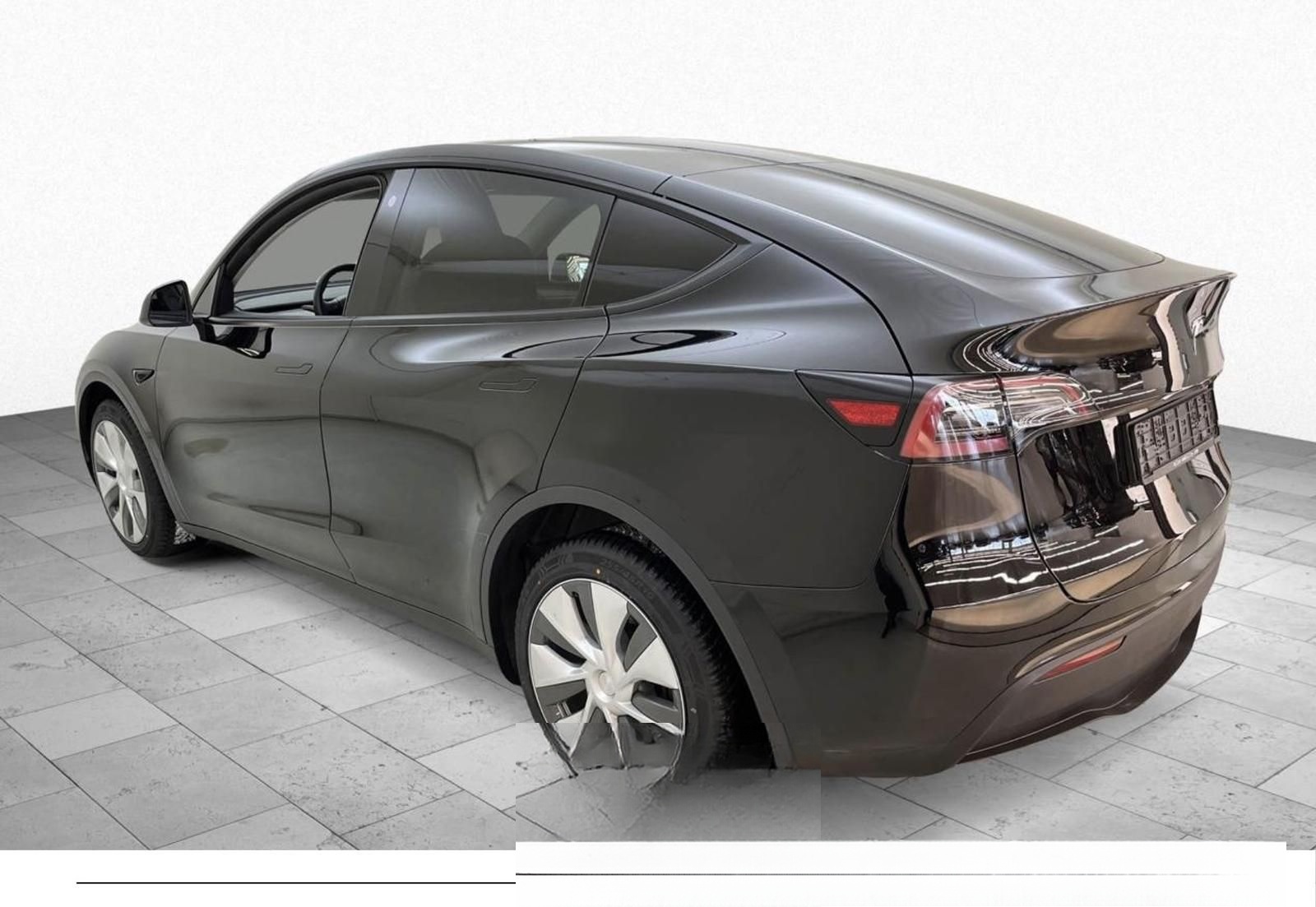 Tesla Model Y Long Range Dual AWD 360 Kam Autopilot 3 foto 10