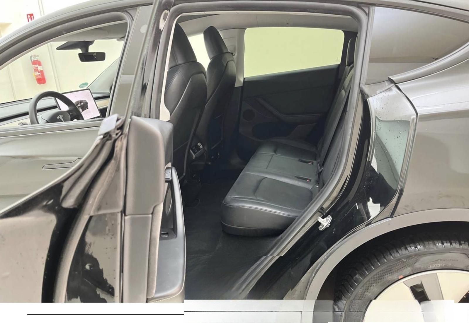 Tesla Model Y Long Range Dual AWD 360 Kam Autopilot 3 foto 10