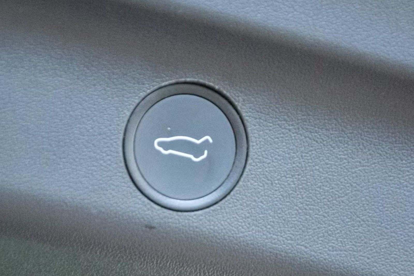 Tesla Model Y RWD *PANO* foto 4
