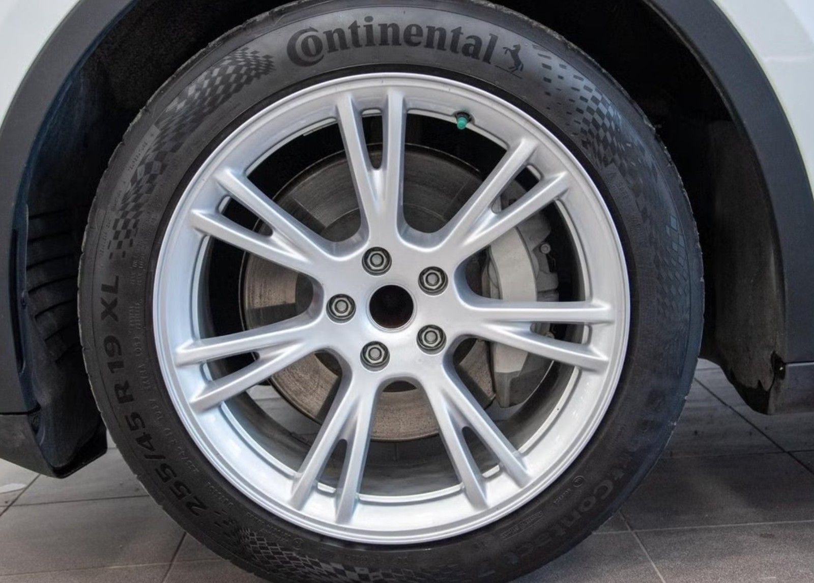 Tesla Model Y RWD *PANO* foto 7