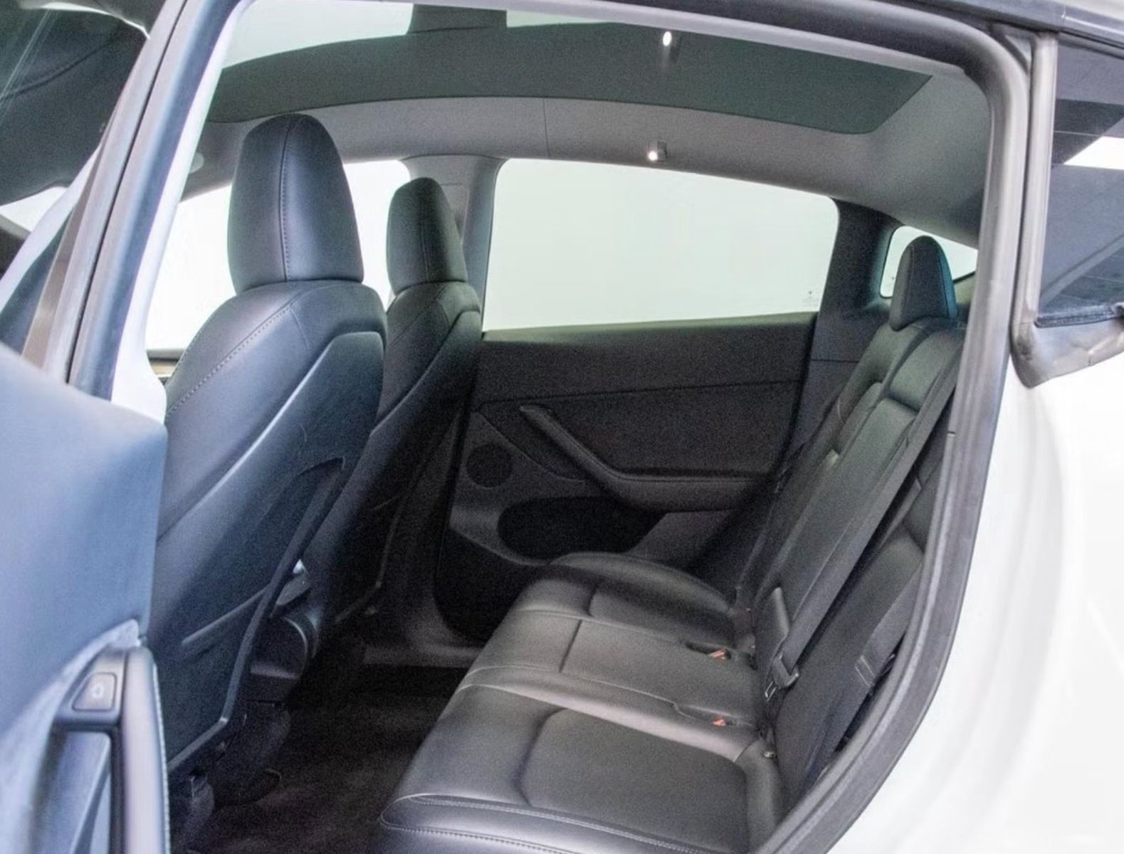 Tesla Model Y RWD *PANO* foto 9
