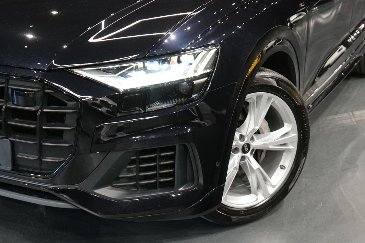 Audi Q8 50 TDI quattro Luft Panorama HUD AHK foto 2