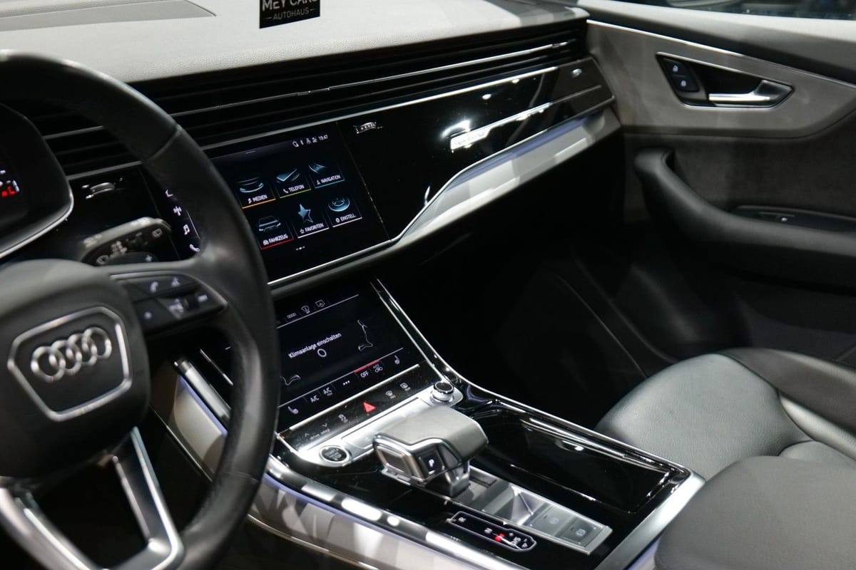Audi Q8 50 TDI quattro Luft Panorama HUD AHK foto 15