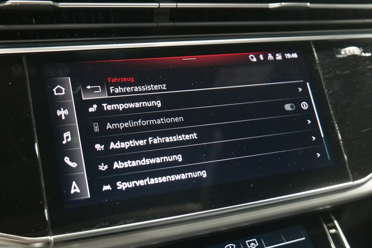 Audi Q8 50 TDI quattro Luft Panorama HUD AHK foto 22