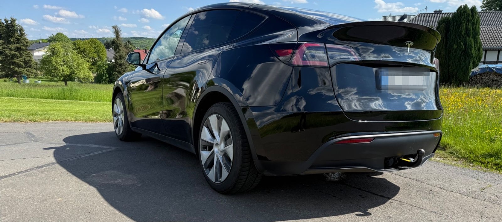 Tesla Model Y Long Range AWD foto 2
