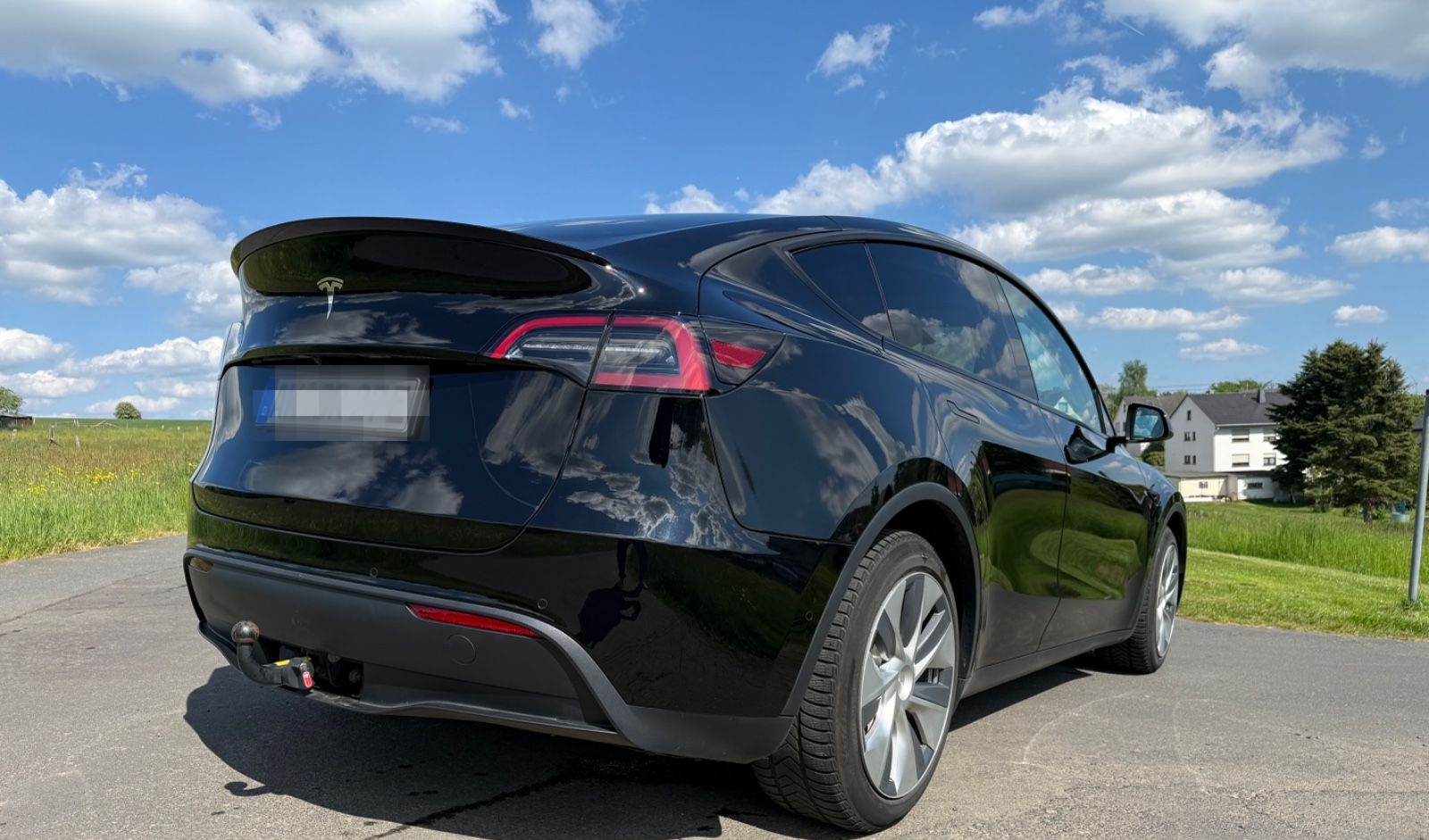 Tesla Model Y Long Range AWD foto 3