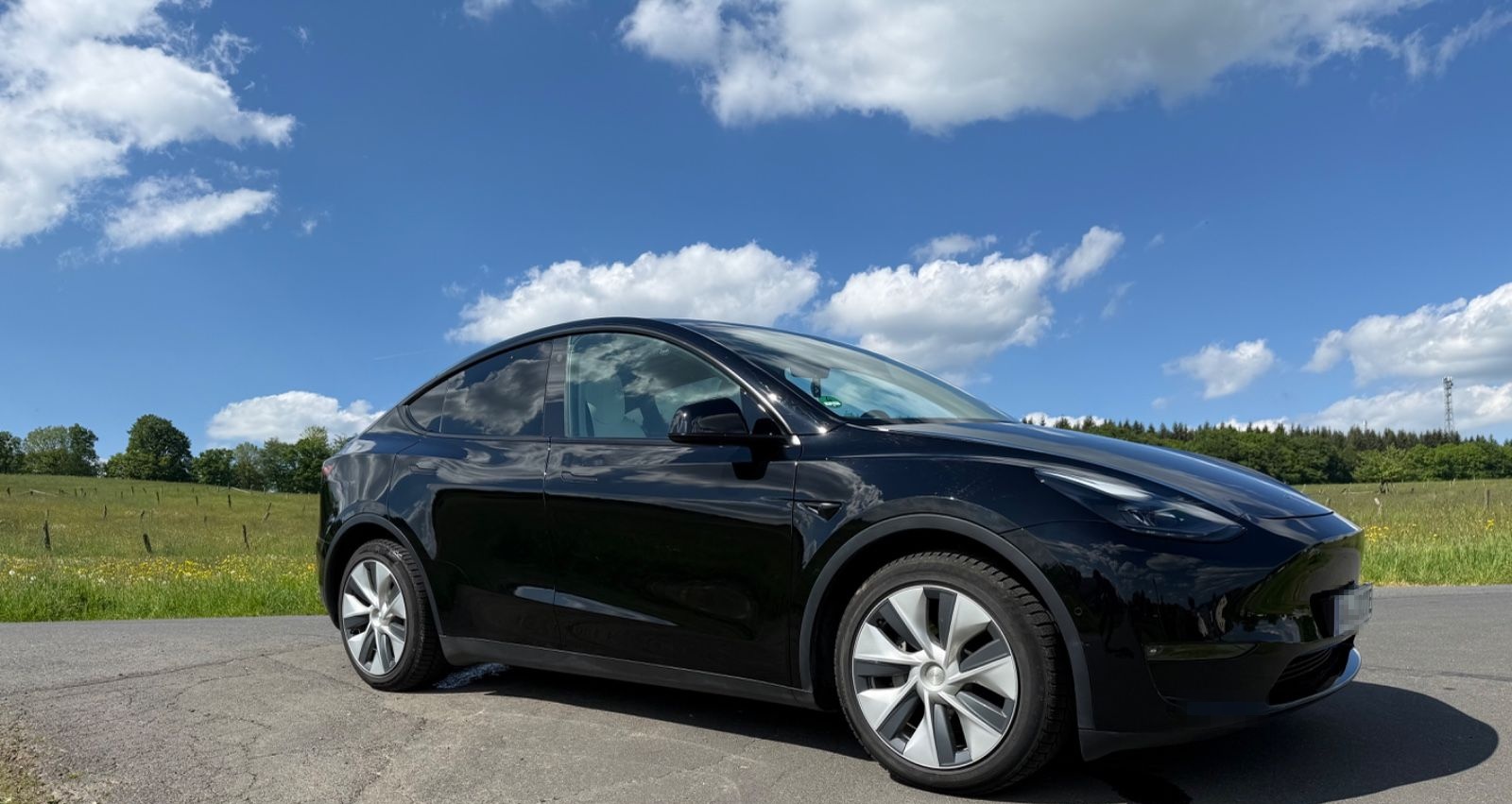 Tesla Model Y Long Range AWD foto 4