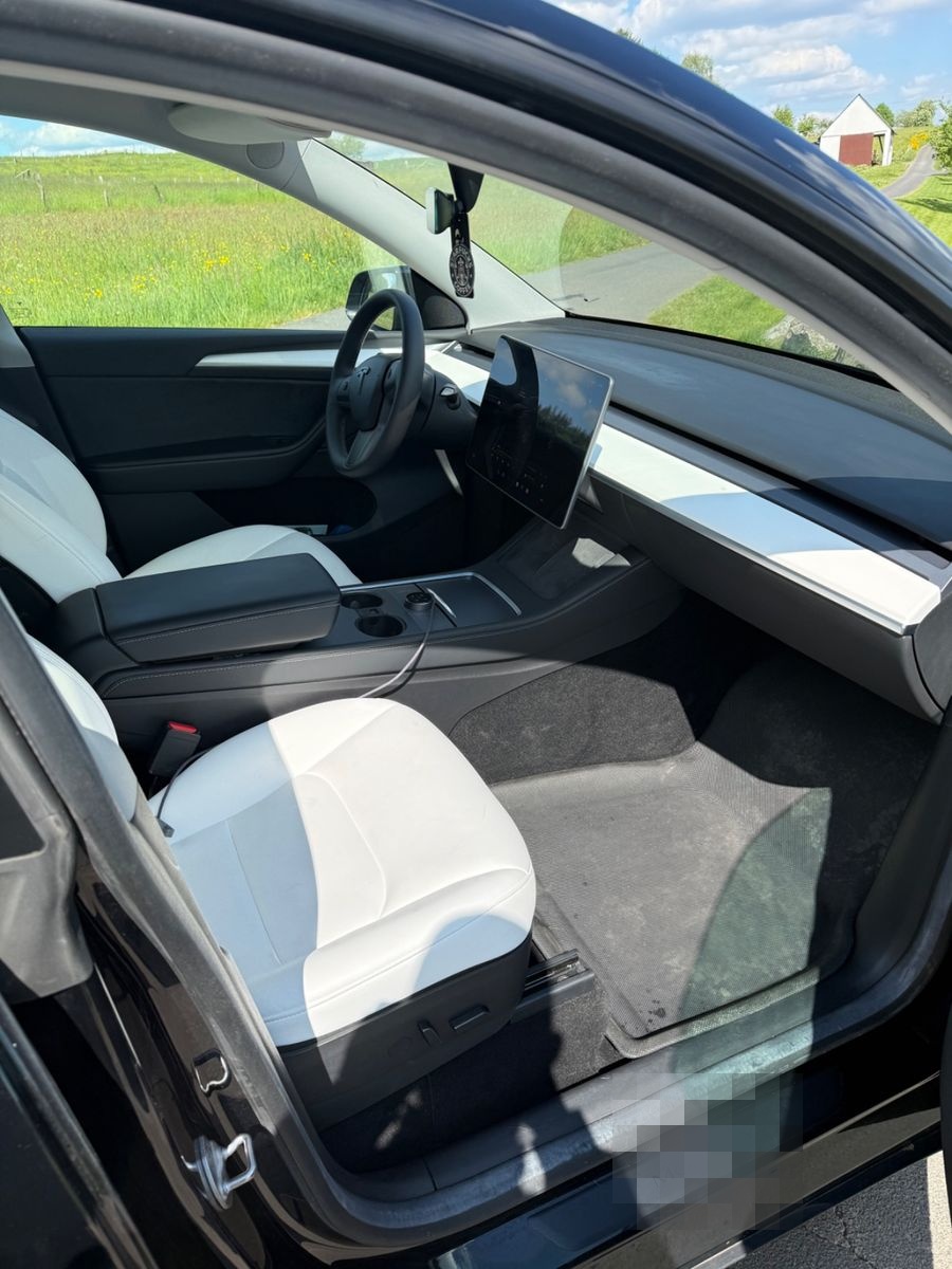 Tesla Model Y Long Range AWD foto 9