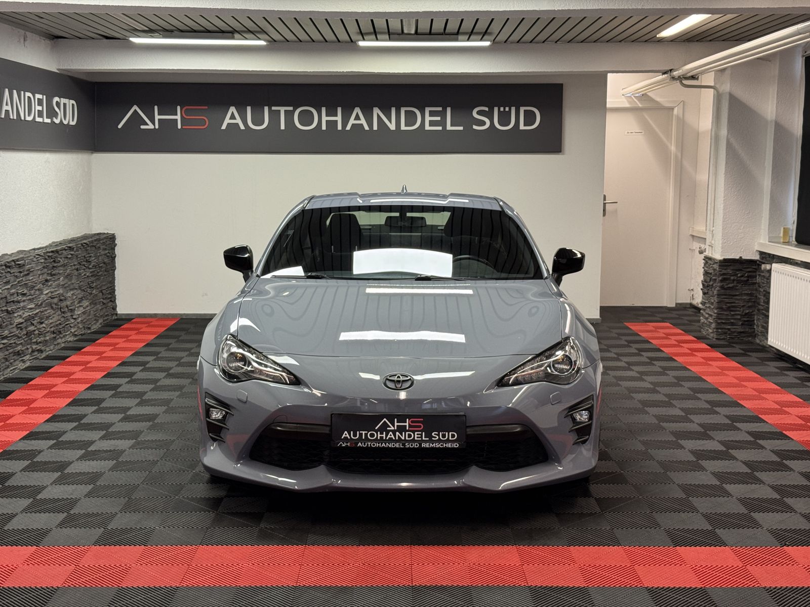 Toyota GT86 Shark Grey MILLTEK TOMASON SHZ BREMBO foto 3