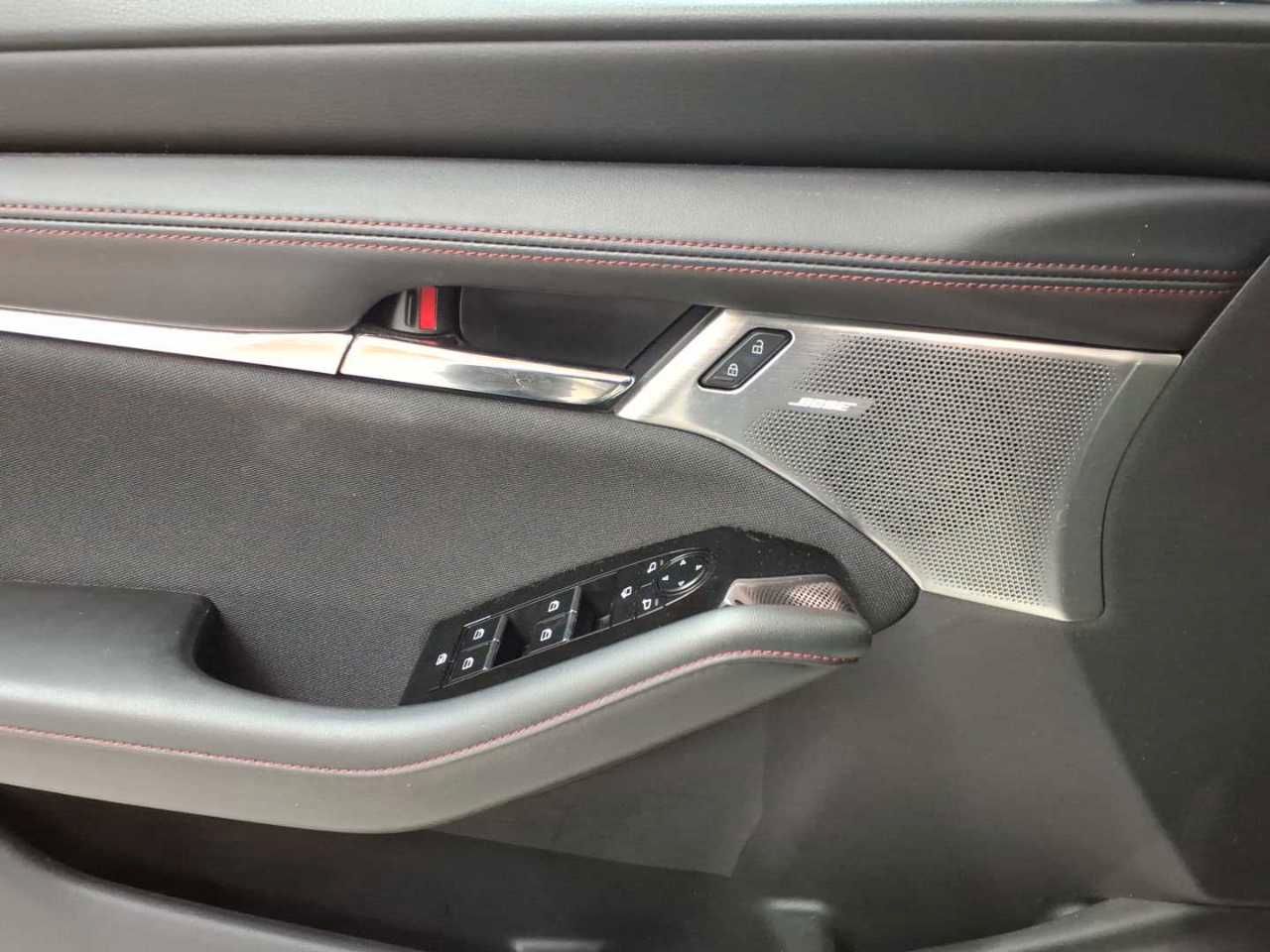 Mazda 3 e-SKYACTIV-X 2.0 M HYBRID DRIVE HOMURA foto 4