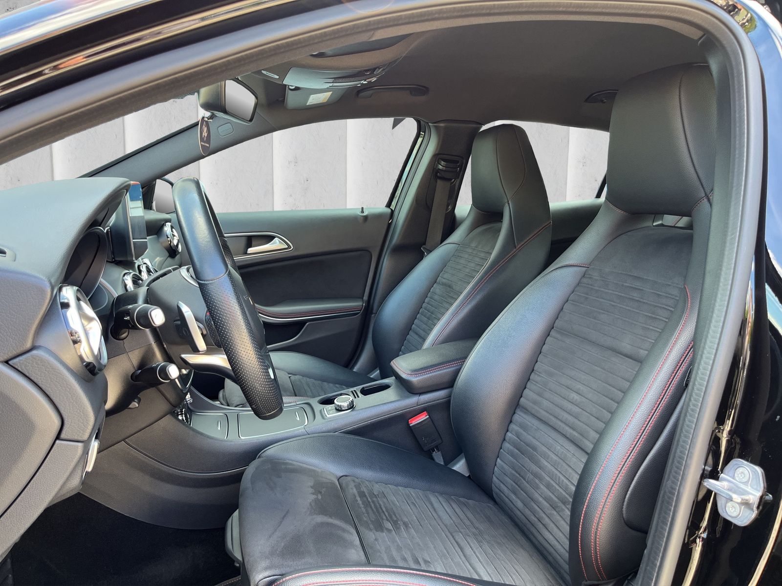Mercedes-Benz GLA 200*Automatik*AMG Line*LED*SHZ*Kam*PDC*NAVI* foto 13