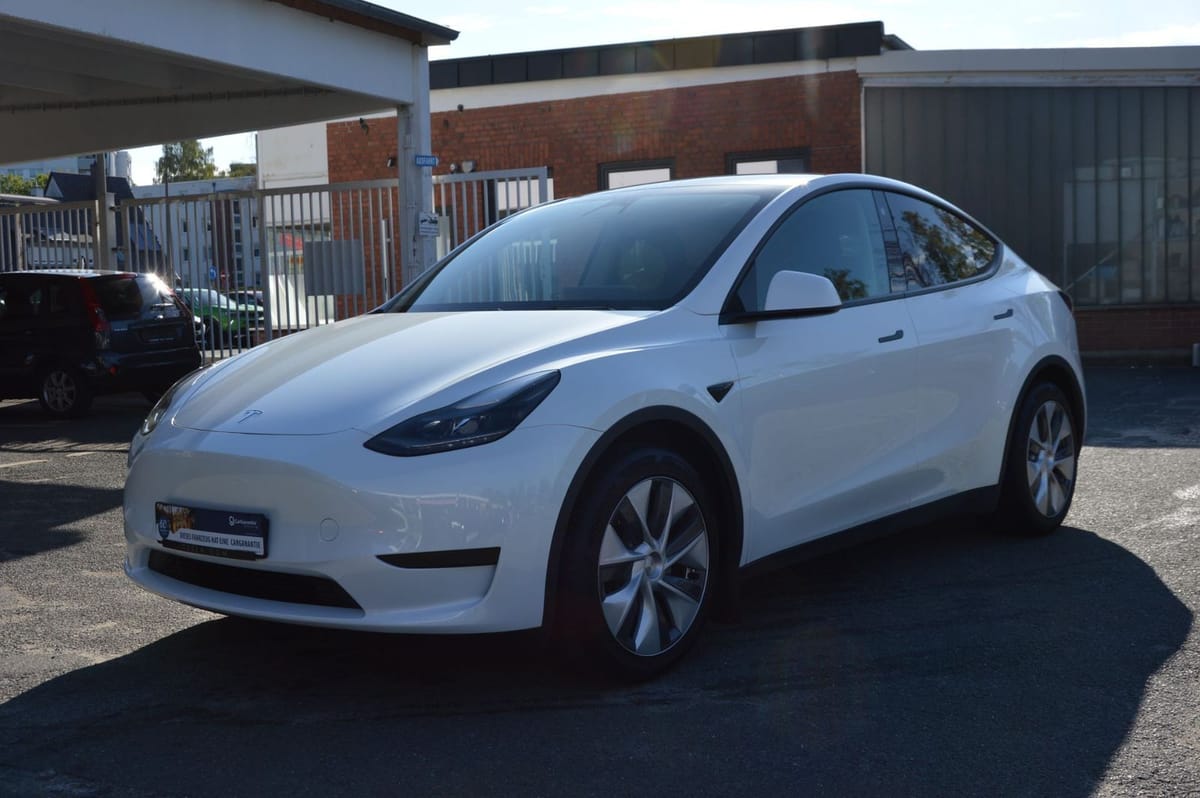 Tesla Model Y RWD RYZEN KAMERA AUTOP3 TOTW